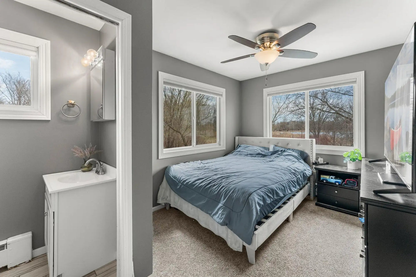 524 Lakeshore Circle, Annandale, MN 55302