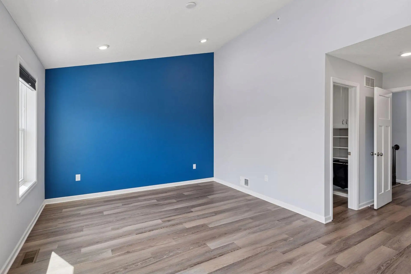 8949 Village Loop, Chanhassen, MN 55317