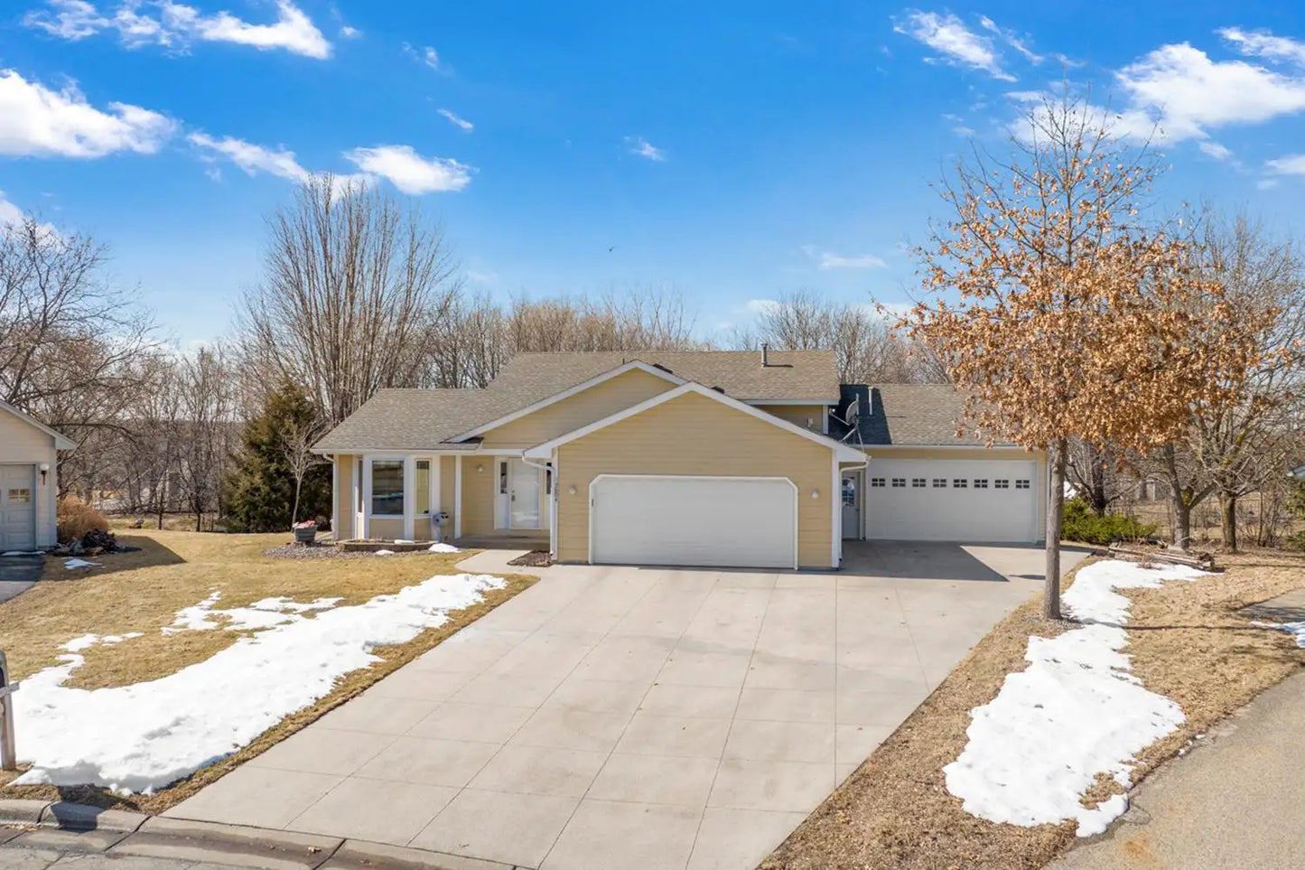 13604 Judicial Road, Burnsville, MN 55337