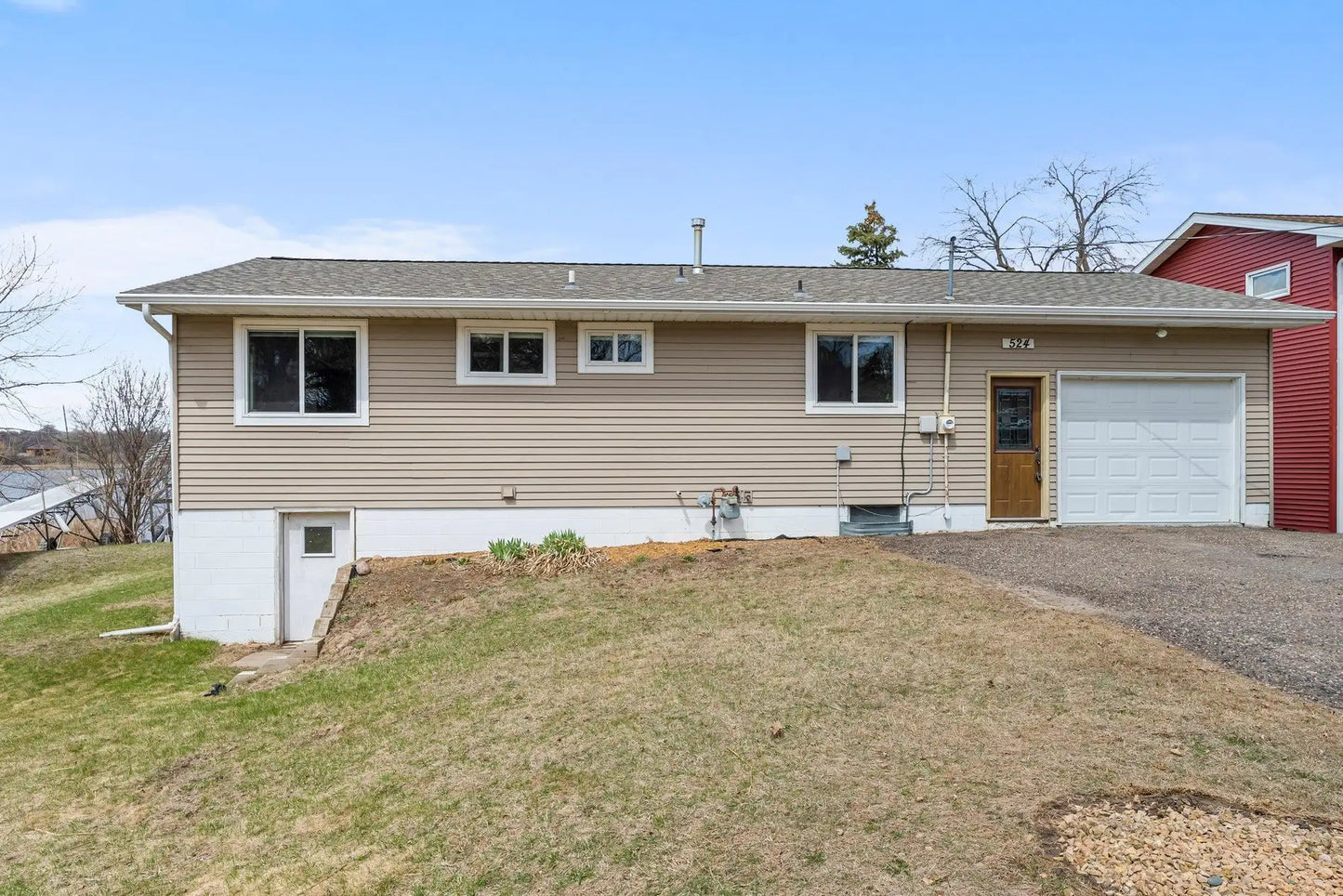 524 Lakeshore Circle, Annandale, MN 55302