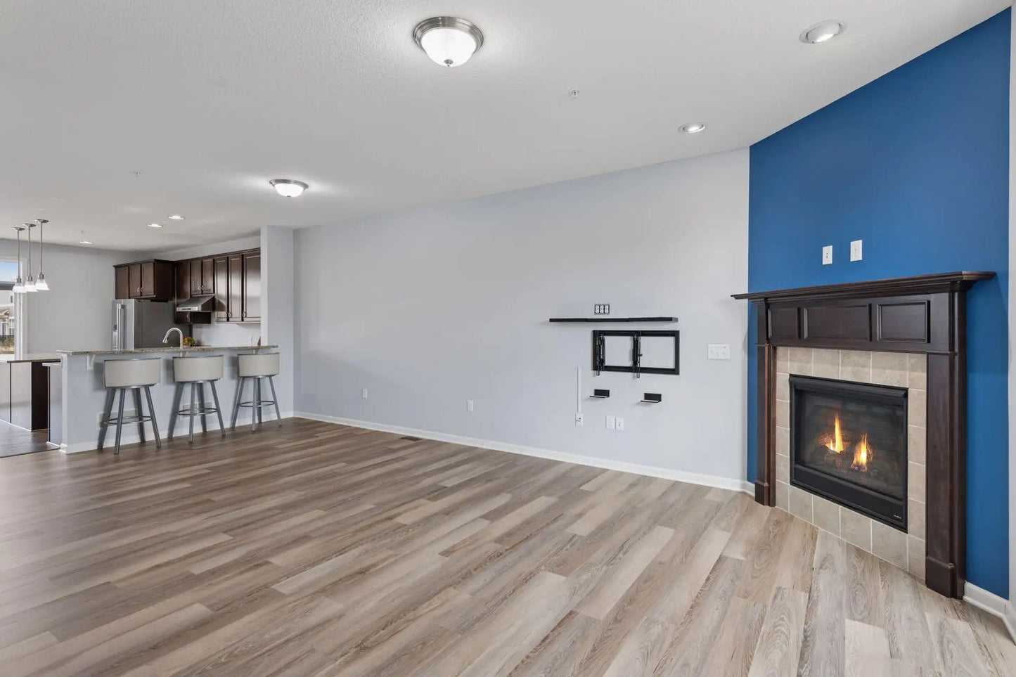 8949 Village Loop, Chanhassen, MN 55317