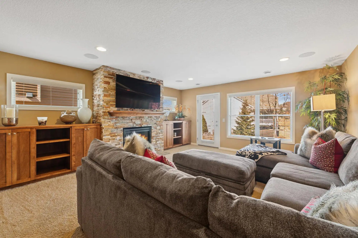 58 Lake Riley Trail, Chanhassen, MN 55317