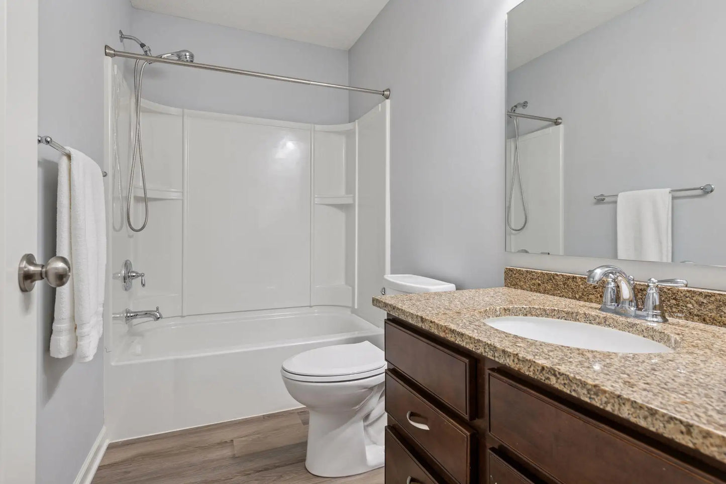 8949 Village Loop, Chanhassen, MN 55317