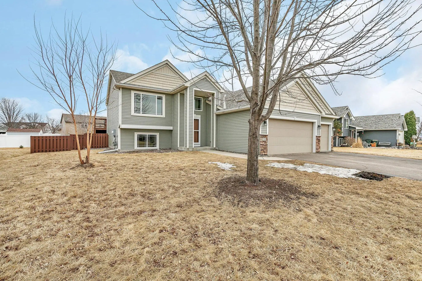 255 Douglas Drive, Annandale, MN 55302