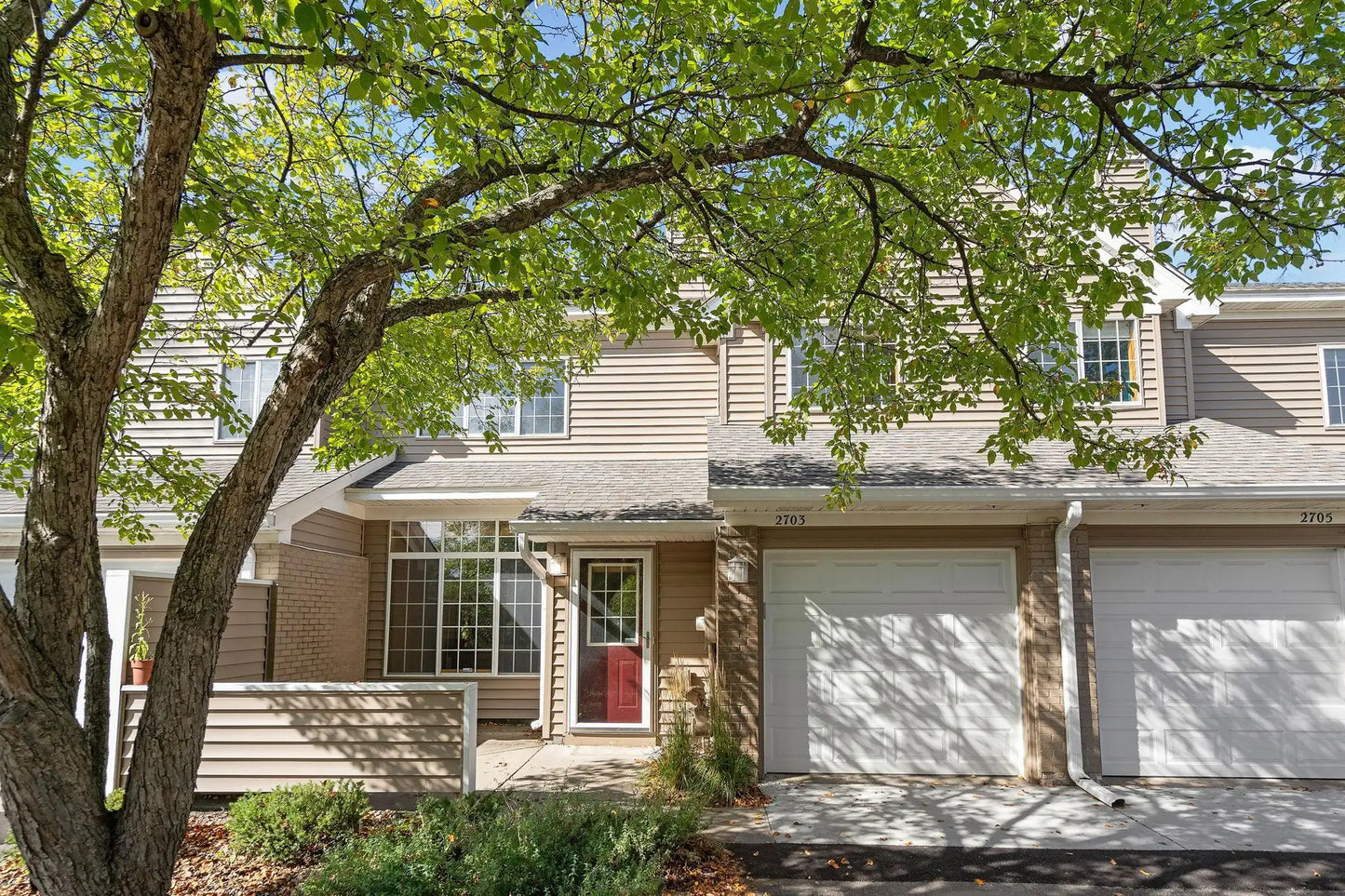 2703 Autumnwood Lane, Minnetonka, MN 55305