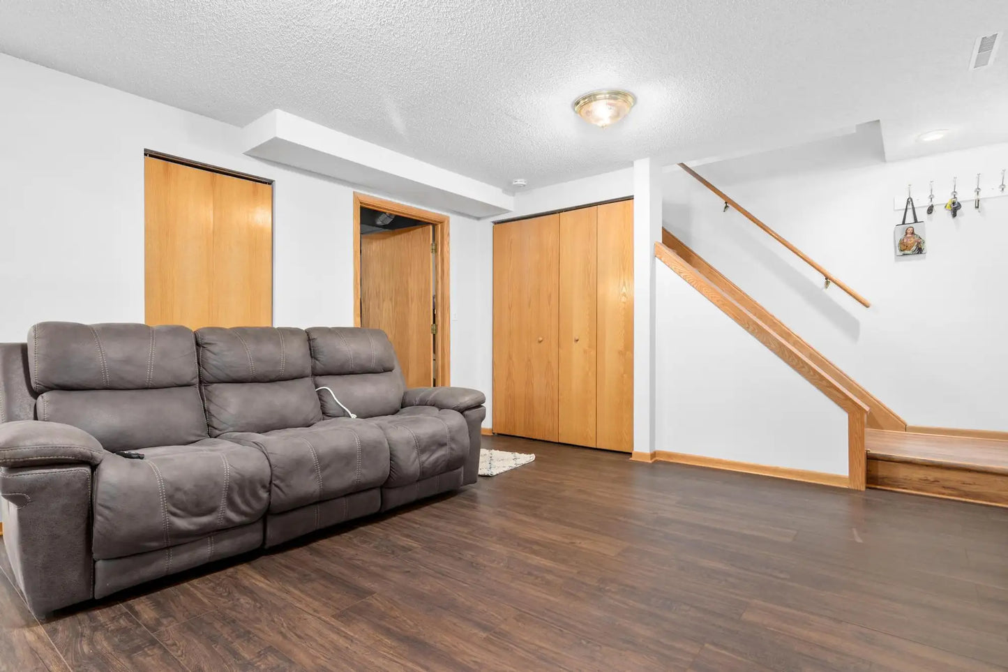 11042 Stanley Curve, Bloomington, MN 55437