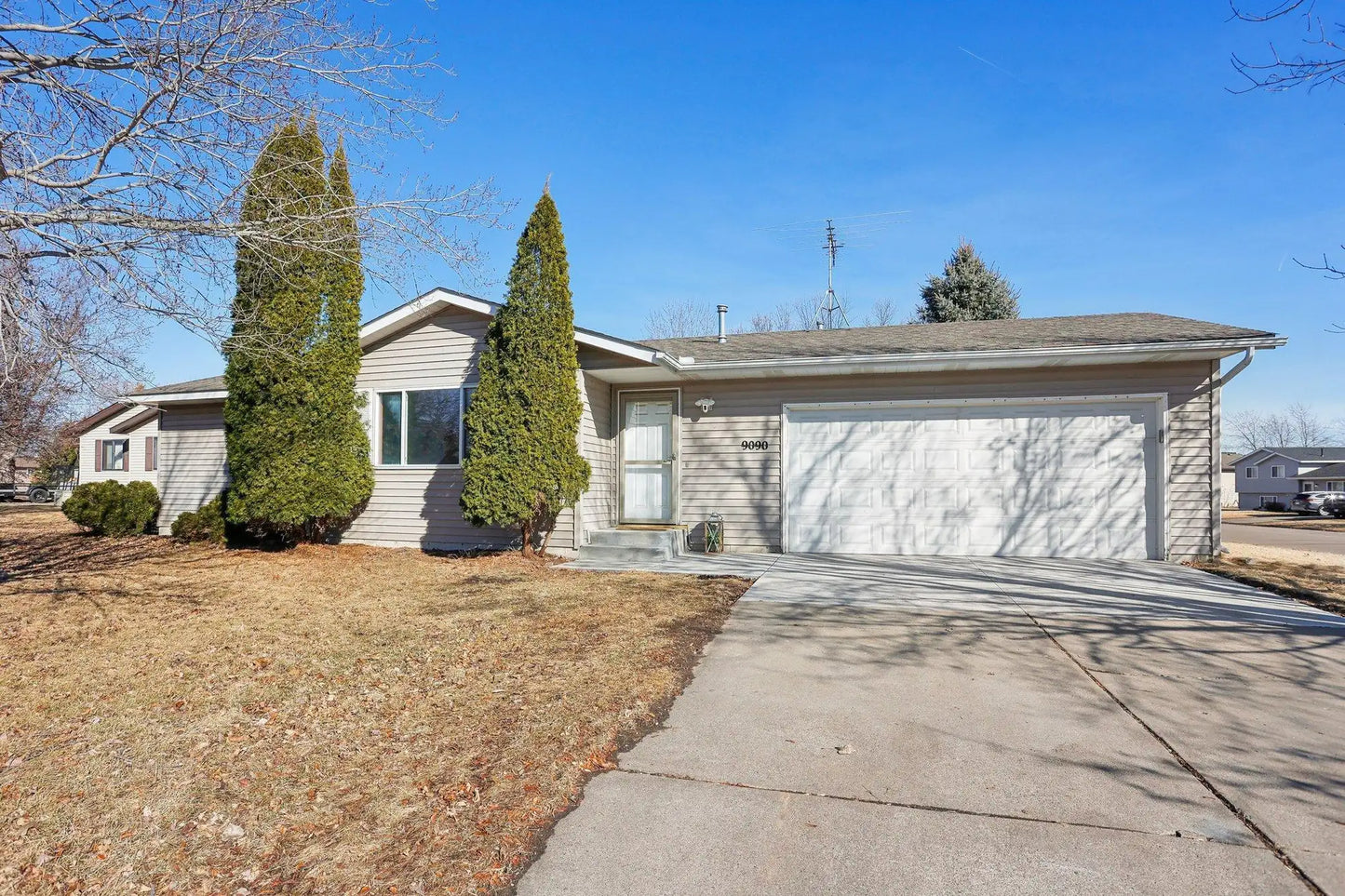 9090 Tanager Circle, Monticello, MN 55362