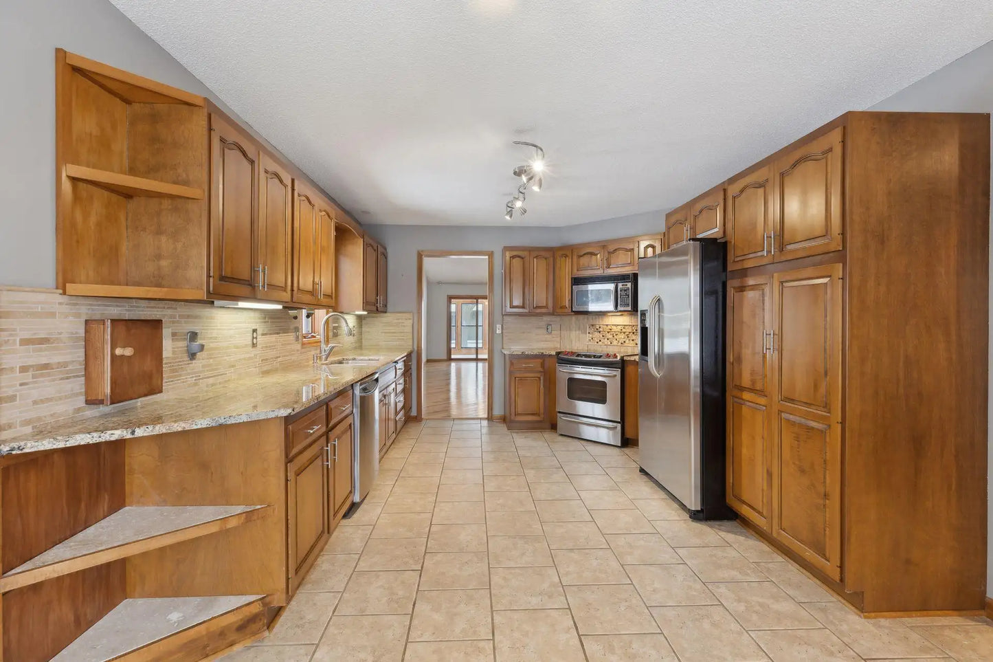 4130 Upland Lane, Plymouth, MN 55446