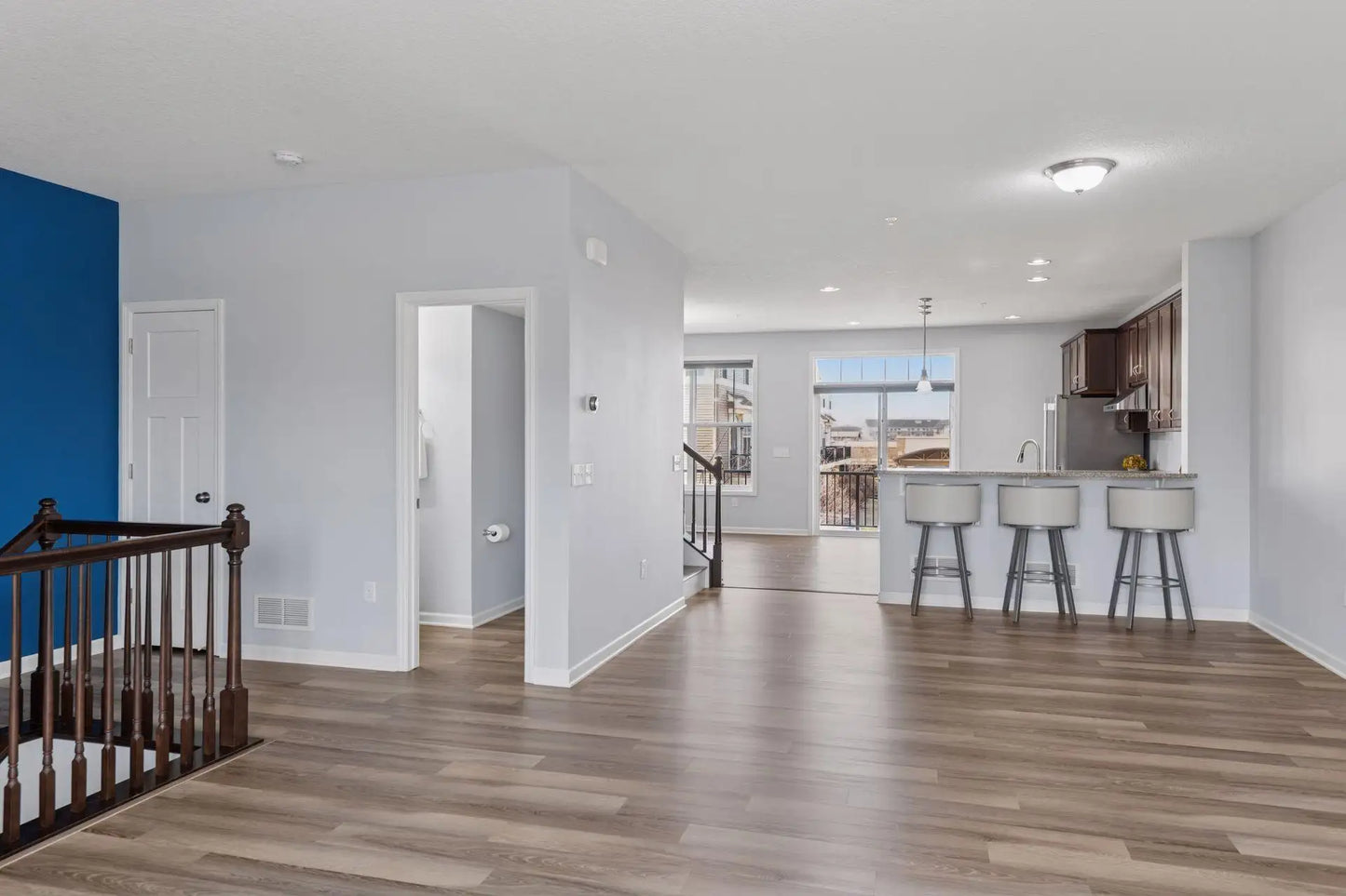 8949 Village Loop, Chanhassen, MN 55317