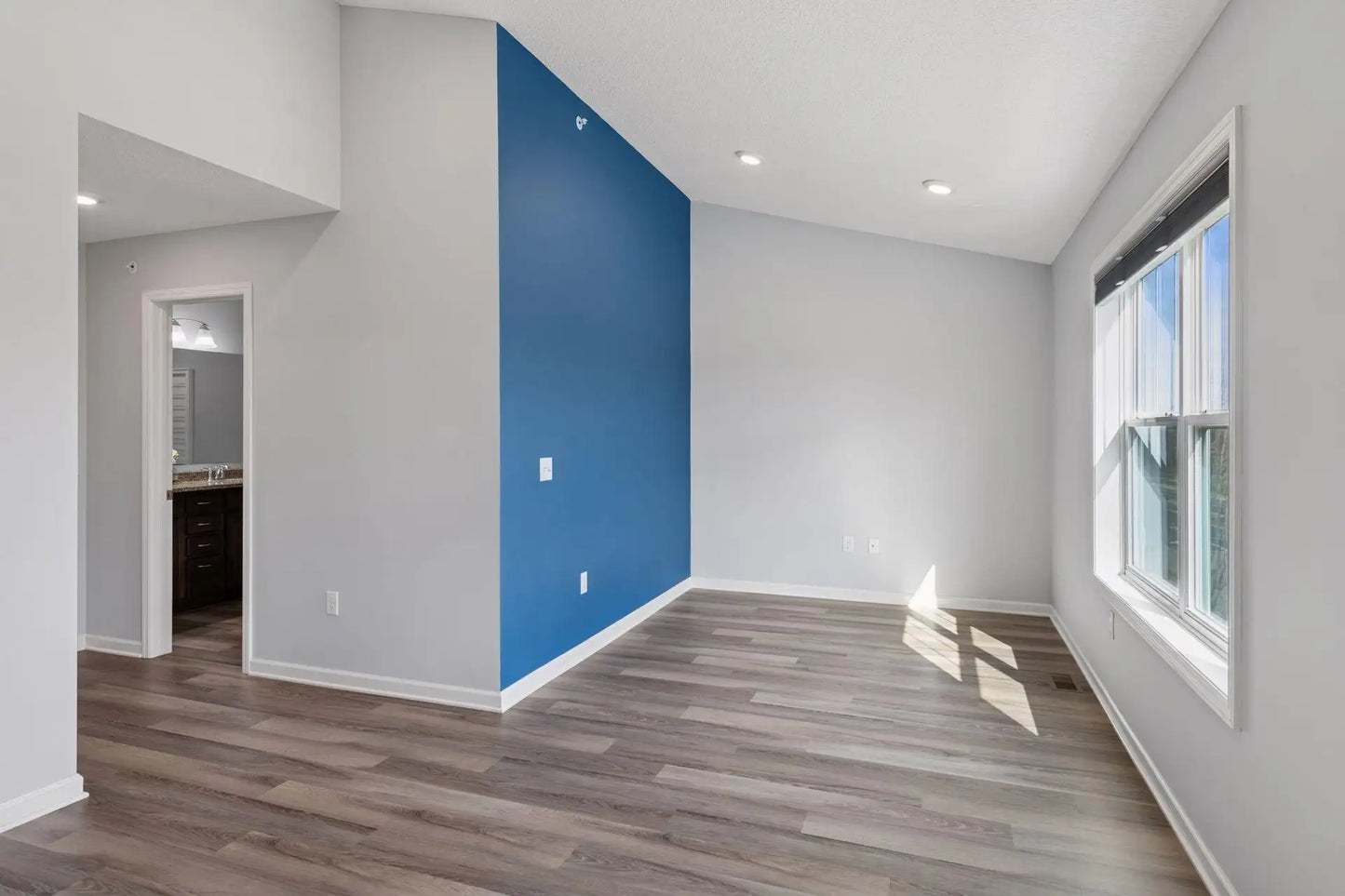 8949 Village Loop, Chanhassen, MN 55317