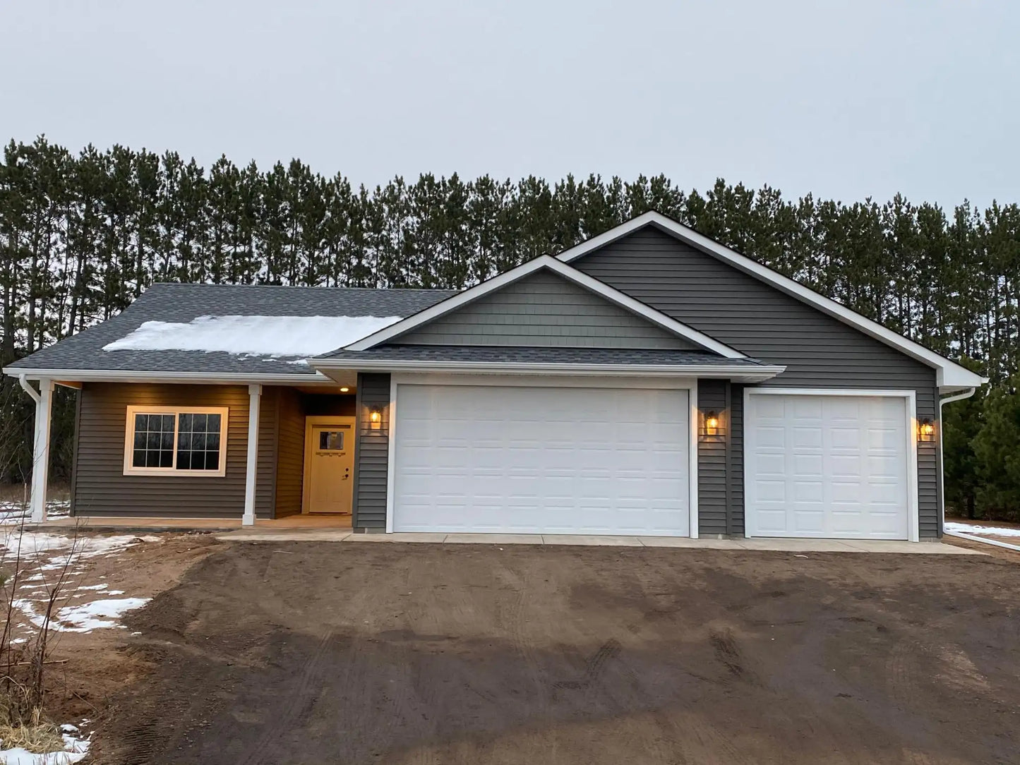 1375 Carriage Hill Drive, Hinckley, MN 55037