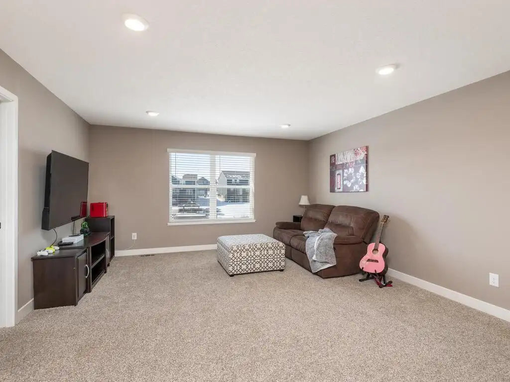 2164 Windermere Circle, Shakopee, MN 55379