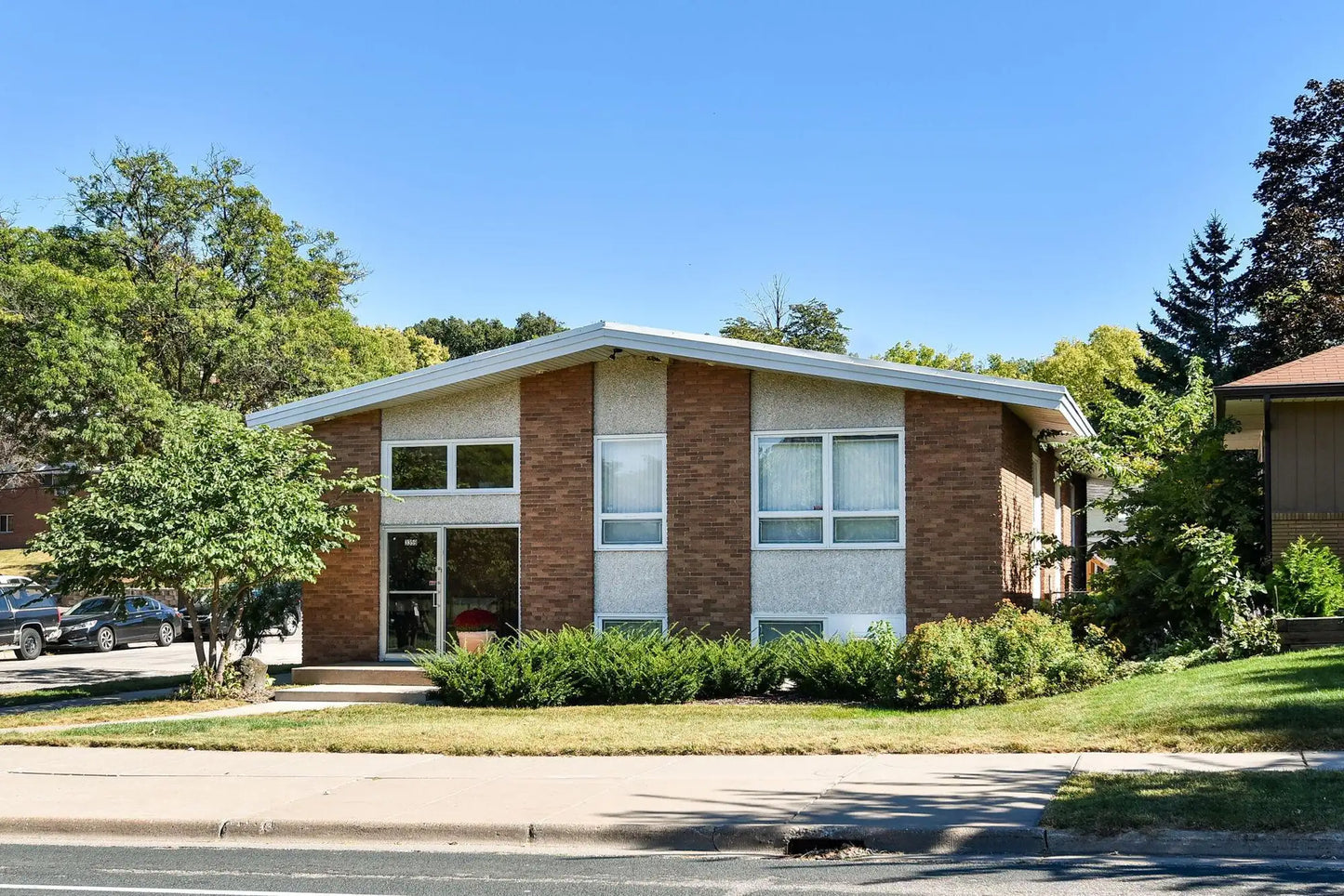 3359 Central Avenue, Minneapolis, MN 55418