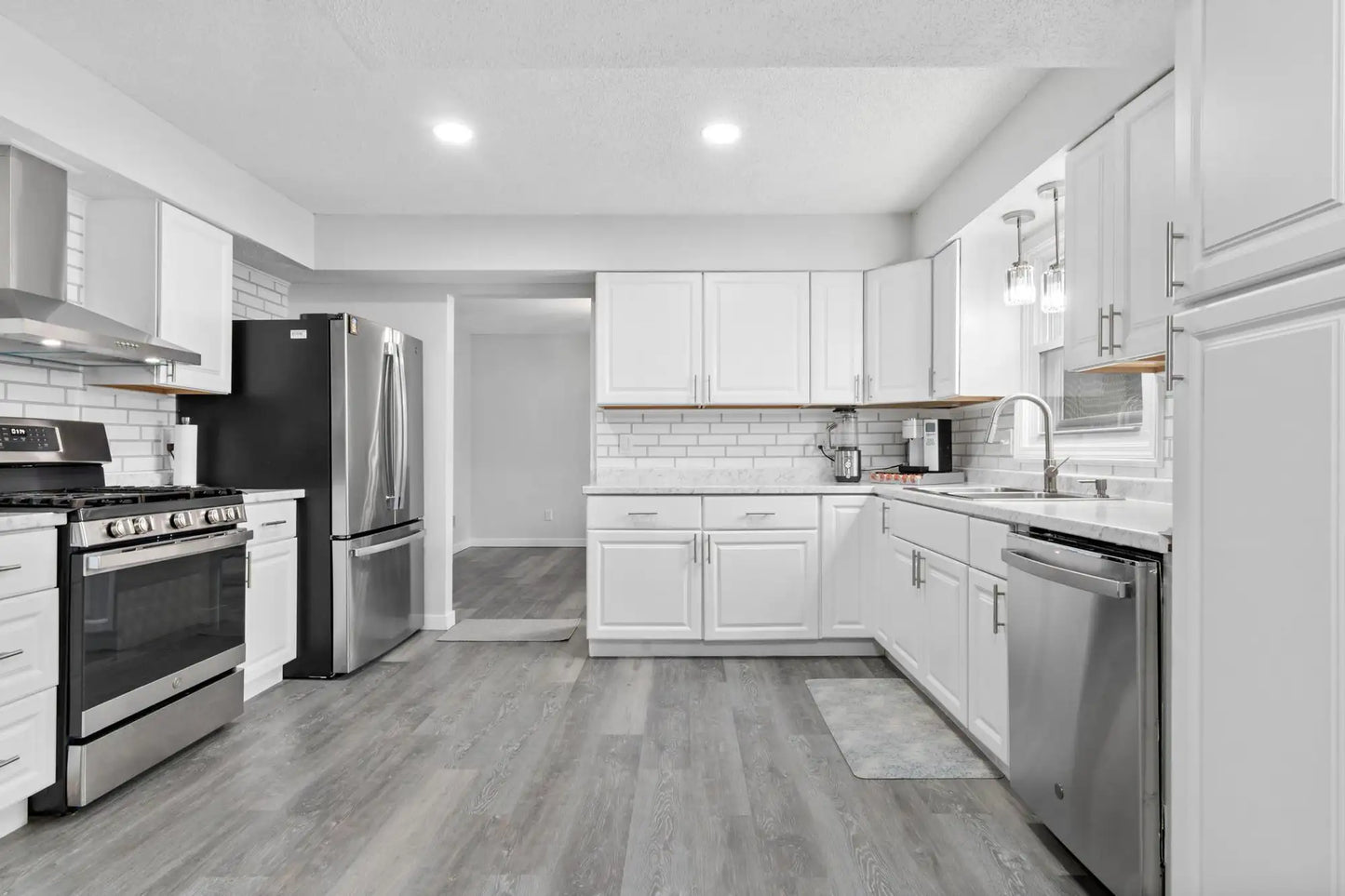 11042 Stanley Curve, Bloomington, MN 55437